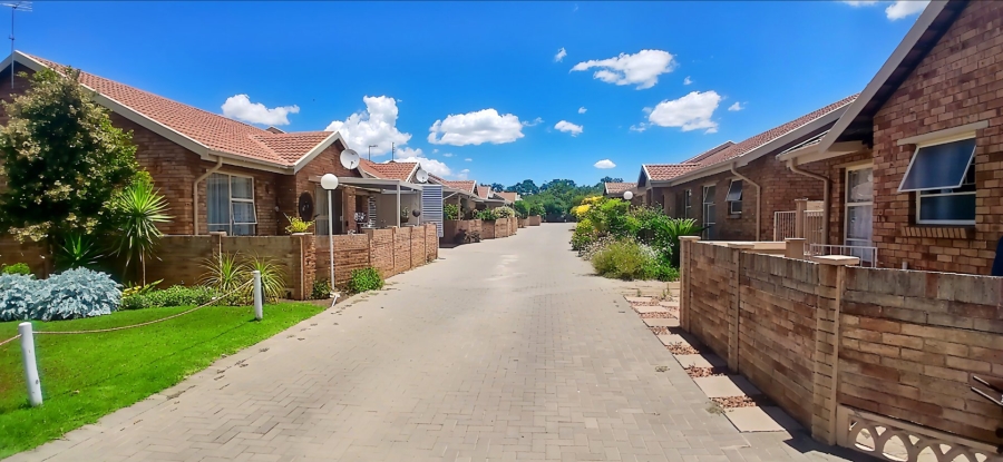 2 Bedroom Property for Sale in Fleurdal Free State